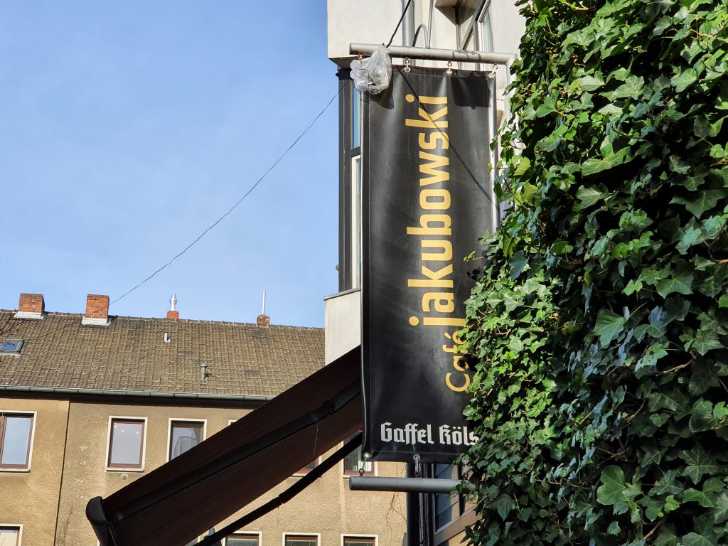 the outside view of café jakubowski in Cologne Mulheim